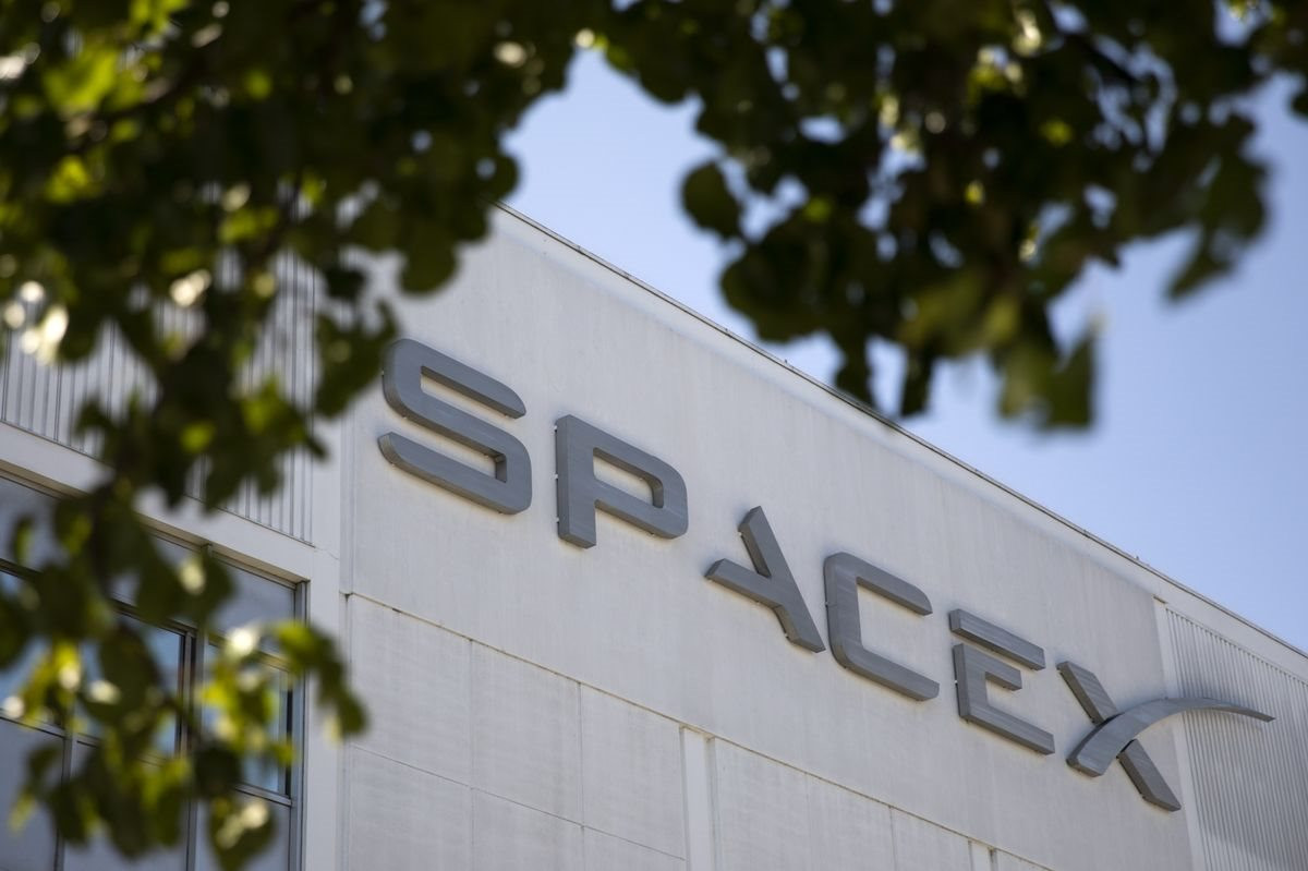 SpaceX sa thải trái phép nhân viên để trả đũa - Ảnh 2. SpaceX sa thải trái phép nhân viên để trả đũa - Ảnh 2.