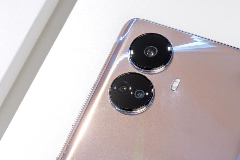 realme 10 Pro và 10 Pro+ ra mắt: Thiết kế giống Huawei, camera 108MP, giá từ 5.5 triệu đồng - Ảnh 5. realme 10 Pro và 10 Pro+ ra mắt: Thiết kế giống Huawei, camera 108MP, giá từ 5.5 triệu đồng - Ảnh 5.