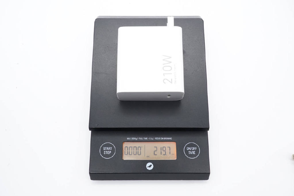 Chi tiết sạc nhanh 210W của Xiaomi: 10 phút đầy pin, dùng 3 chip quản lý sạc và không hề quá nhiệt - Ảnh 6. Chi tiết sạc nhanh 210W của Xiaomi: 10 phút đầy pin, dùng 3 chip quản lý sạc và không hề quá nhiệt - Ảnh 6.