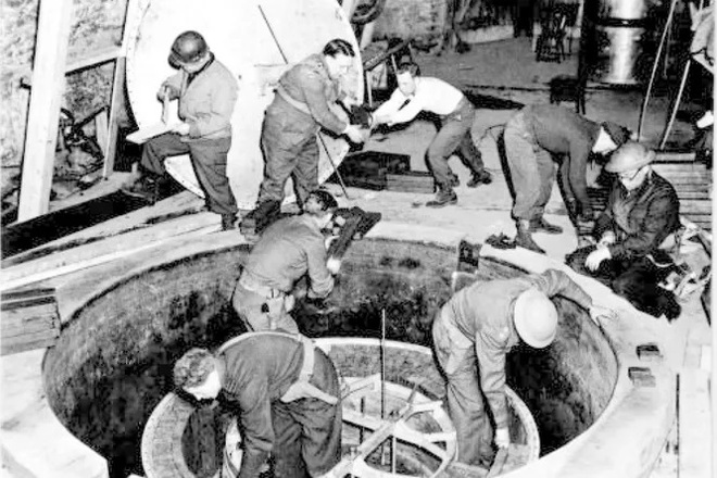 Giống như phim Avengers, các nhà khoa học Mỹ đang nghiên cứu những khối uranium mà Đức Quốc xã định dùng làm bom nguyên tử trong Thế chiến II - Ảnh 1. Giống như phim Avengers, các nhà khoa học Mỹ đang nghiên cứu những khối uranium mà Đức Quốc xã định dùng làm bom nguyên tử trong Thế chiến II - Ảnh 1.