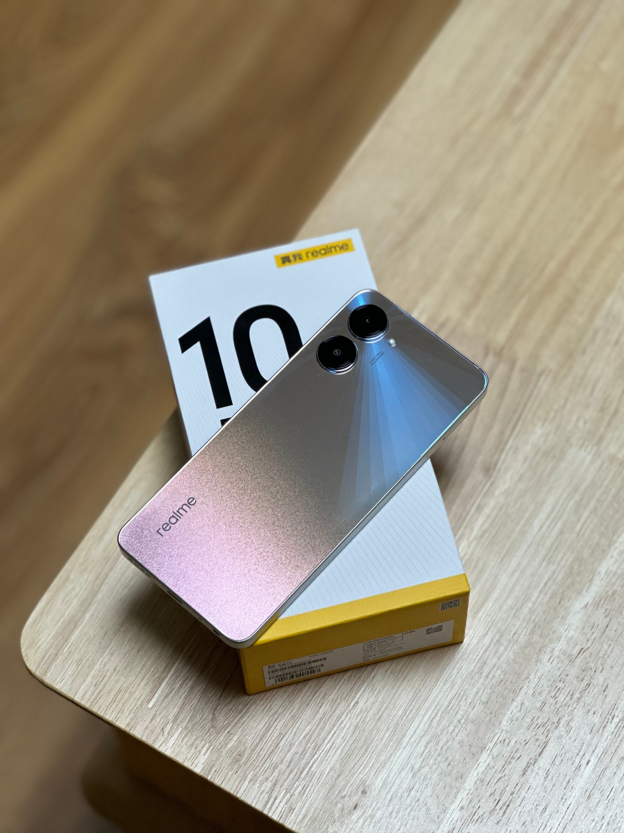 realme 10 Pro và 10 Pro+ ra mắt: Thiết kế giống Huawei, camera 108MP, giá từ 5.5 triệu đồng - Ảnh 2. realme 10 Pro và 10 Pro+ ra mắt: Thiết kế giống Huawei, camera 108MP, giá từ 5.5 triệu đồng - Ảnh 2.