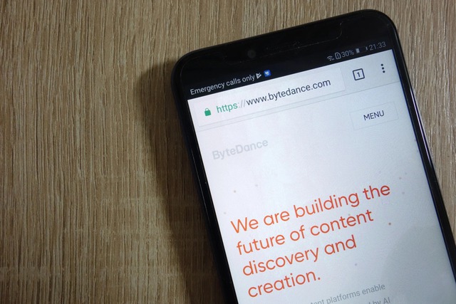 Trong khi Facebook đang cố sao chép TikTok, ByteDance lại ra mắt ứng dụng giống Instagram - Ảnh 2. Trong khi Facebook đang cố sao chép TikTok, ByteDance lại ra mắt ứng dụng giống Instagram - Ảnh 2.