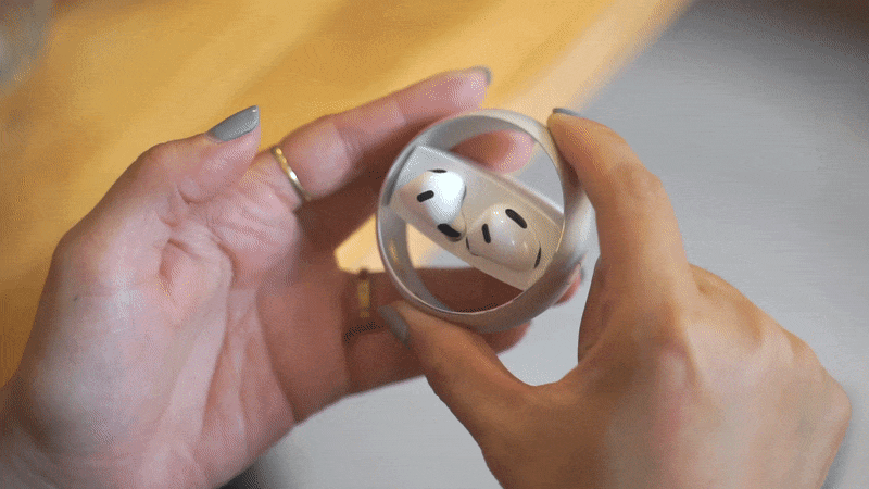 Tai nghe Hoco EW23: Hộp sạc xoay tròn lạ mắt, thiết kế y hệt AirPods 3, giá rất rẻ - Ảnh 4. Tai nghe Hoco EW23: Hộp sạc xoay tròn lạ mắt, thiết kế y hệt AirPods 3, giá rất rẻ - Ảnh 4.