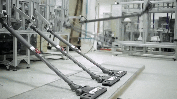Xem video Dyson đập phá máy hút bụi sẽ hiểu sao mà đồ hãng này đắt tiền thế - Ảnh 4. Xem video Dyson đập phá máy hút bụi sẽ hiểu sao mà đồ hãng này đắt tiền thế - Ảnh 4.