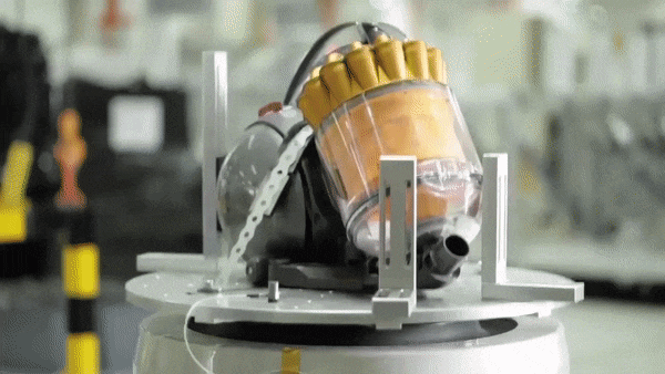 Xem video Dyson đập phá máy hút bụi sẽ hiểu sao mà đồ hãng này đắt tiền thế - Ảnh 5. Xem video Dyson đập phá máy hút bụi sẽ hiểu sao mà đồ hãng này đắt tiền thế - Ảnh 5.