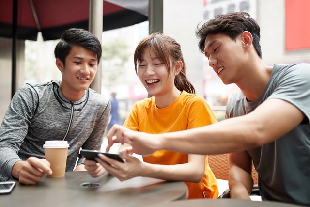 Trong khi Facebook đang cố sao chép TikTok, ByteDance lại ra mắt ứng dụng giống Instagram - Ảnh 1. Trong khi Facebook đang cố sao chép TikTok, ByteDance lại ra mắt ứng dụng giống Instagram - Ảnh 1.