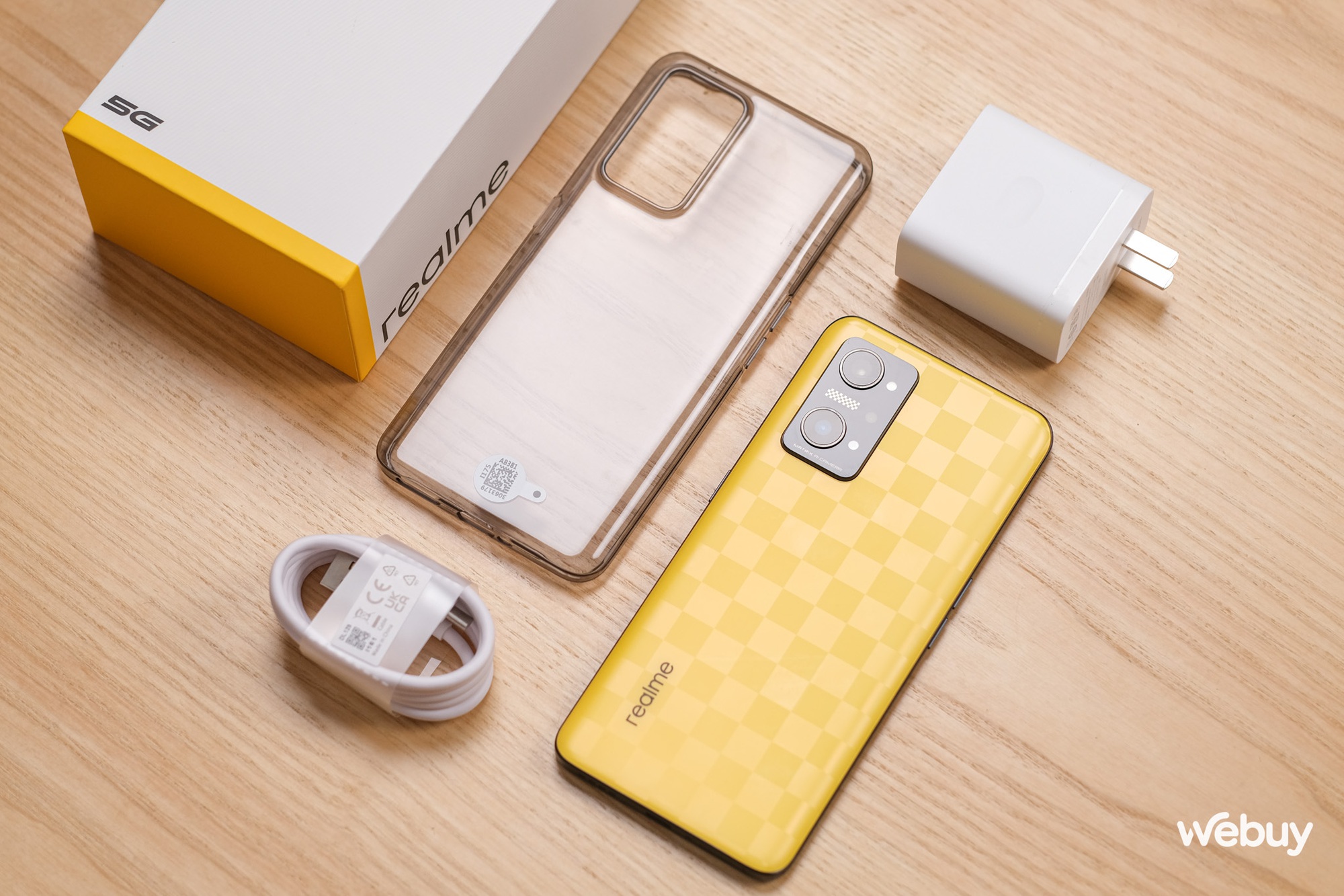 Điện thoại realme giá chỉ hơn 5 triệu nhưng có chip Snapdragon 870, màn hình OLED 120Hz, sạc nhanh 80W - Ảnh 2. Điện thoại realme giá chỉ hơn 5 triệu nhưng có chip Snapdragon 870, màn hình OLED 120Hz, sạc nhanh 80W - Ảnh 2.