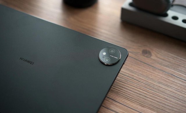Ảnh thực tế Huawei MatePad Pro 11 inch: Thiết kế đẹp cùng màn hình viền siêu mỏng - Ảnh 3. Ảnh thực tế Huawei MatePad Pro 11 inch: Thiết kế đẹp cùng màn hình viền siêu mỏng - Ảnh 3.