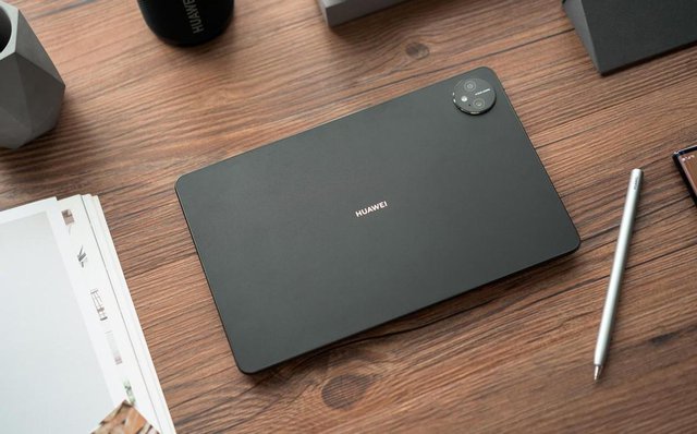 Ảnh thực tế Huawei MatePad Pro 11 inch: Thiết kế đẹp cùng màn hình viền siêu mỏng - Ảnh 1. Ảnh thực tế Huawei MatePad Pro 11 inch: Thiết kế đẹp cùng màn hình viền siêu mỏng - Ảnh 1.