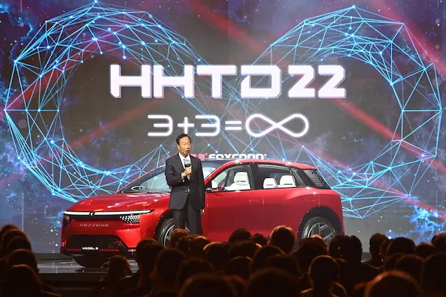 Foxconn ra mắt xe hai mẫu xe điện mới, chủ động 'chào hàng' Tesla - Ảnh 1. Foxconn ra mắt xe hai mẫu xe điện mới, chủ động 'chào hàng' Tesla - Ảnh 1.