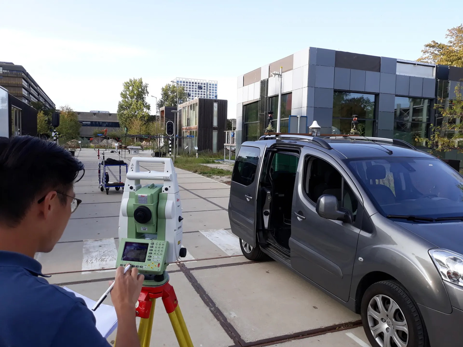 SuperGPS - giải pháp nâng cấp của hệ thống định vị GPS - độ chính xác cực cao chỉ sai lệch vài cm - Ảnh 3. SuperGPS - giải pháp nâng cấp của hệ thống định vị GPS - độ chính xác cực cao chỉ sai lệch vài cm - Ảnh 3.