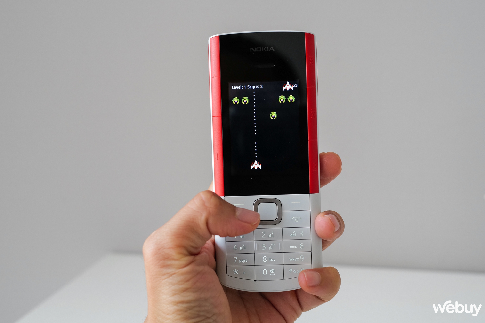 Mở hộp điện thoại "cục gạch" Nokia tích hợp tai nghe không dây, giá 1.79 triệu đồng - Ảnh 11. Mở hộp điện thoại "cục gạch" Nokia tích hợp tai nghe không dây, giá 1.79 triệu đồng - Ảnh 11.