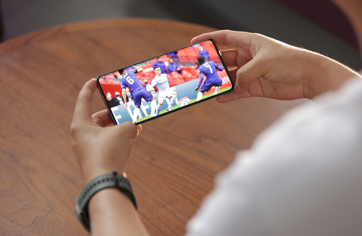 Với vivo V25 Pro - mỗi trận cầu World Cup đều là một trải nghiệm giải trí khó quên - Ảnh 2. Với vivo V25 Pro - mỗi trận cầu World Cup đều là một trải nghiệm giải trí khó quên - Ảnh 2.