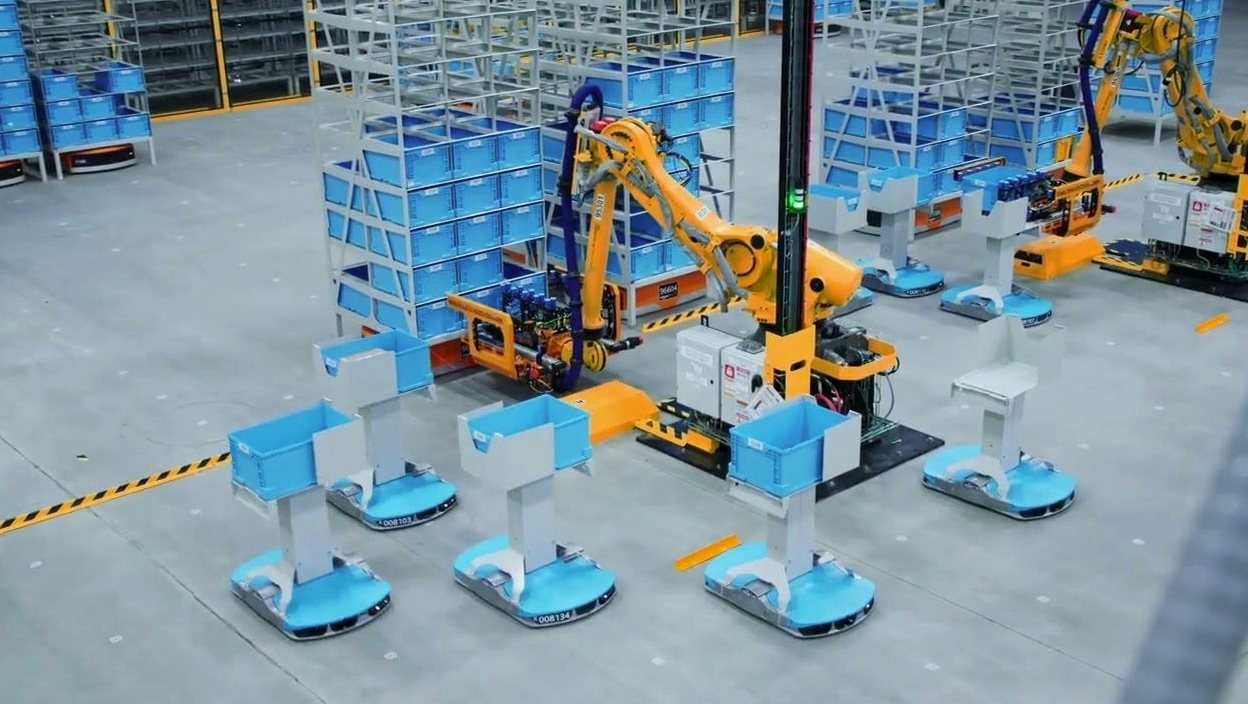 Tham vọng tự động hóa của Amazon: Để robot xử lý hàng triệu đơn hàng, dự tính thiết lập quy mô công nghệ ‘khủng’ - Ảnh 2. Tham vọng tự động hóa của Amazon: Để robot xử lý hàng triệu đơn hàng, dự tính thiết lập quy mô công nghệ ‘khủng’ - Ảnh 2.