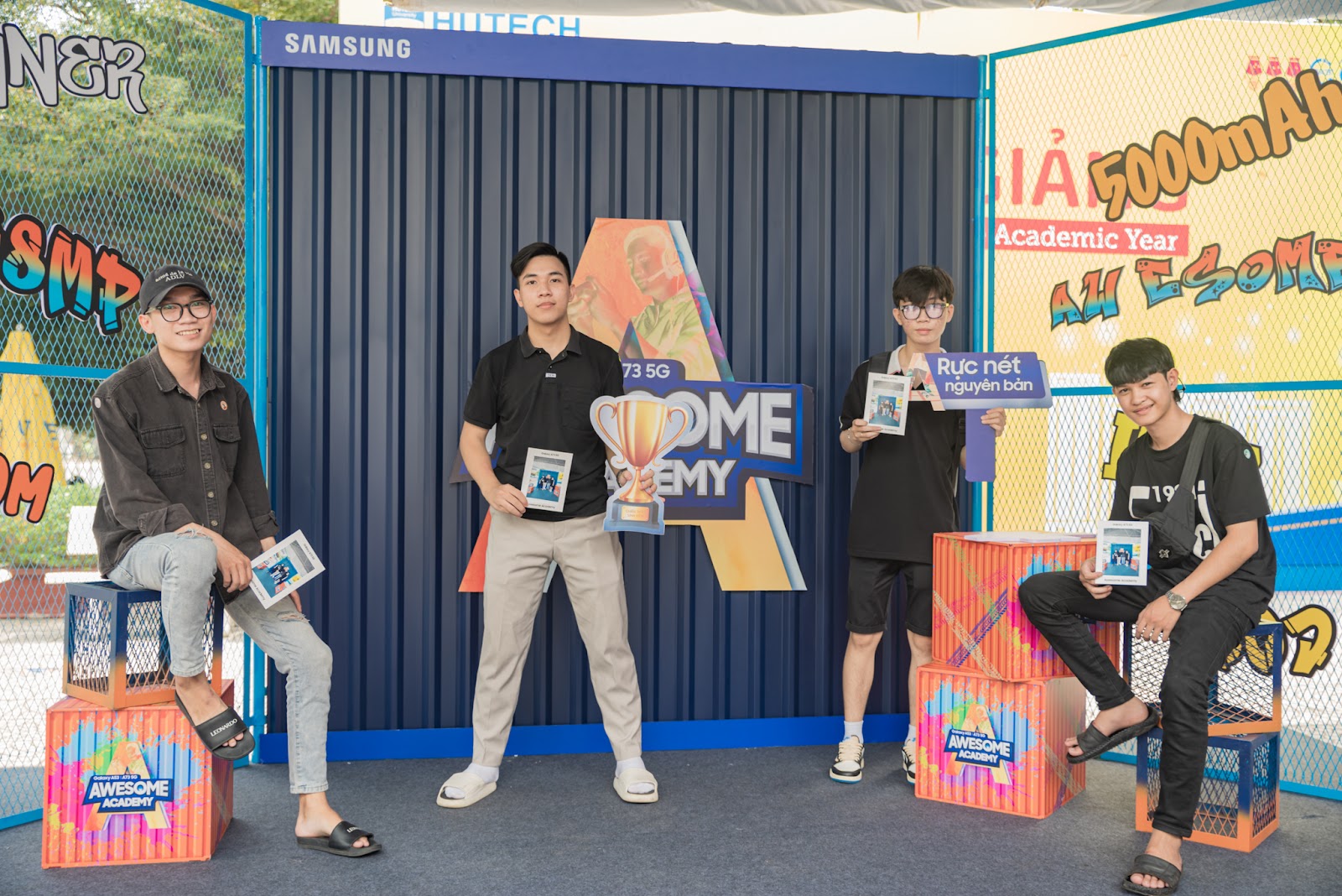 Cực hot: Awesome Academy Tour tiếp tục đổ bộ Trường Đại học HUTECH - Ảnh 1. Cực hot: Awesome Academy Tour tiếp tục đổ bộ Trường Đại học HUTECH - Ảnh 1.
