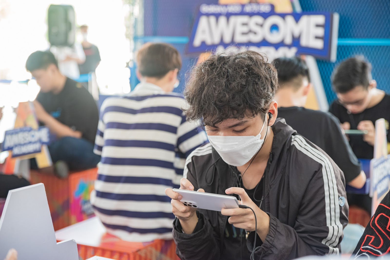 Cực hot: Awesome Academy Tour tiếp tục đổ bộ Trường Đại học HUTECH - Ảnh 12. Cực hot: Awesome Academy Tour tiếp tục đổ bộ Trường Đại học HUTECH - Ảnh 12.