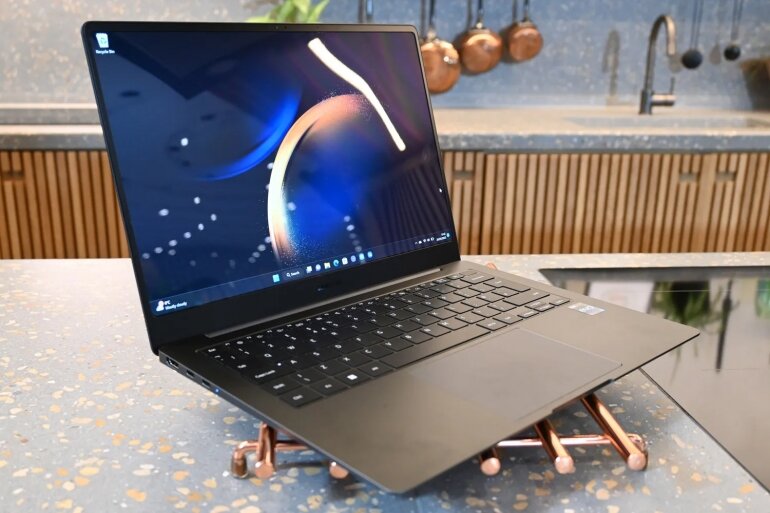 gpxurd20cjtcg-1 so sánh samsung galaxy book 3 pro 14 và macbook pro 14 2023